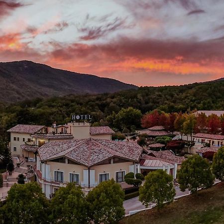 San Raffaele Hotel Restaurant & Resort Castelluccio Superiore Exterior photo